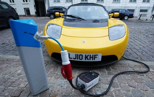 十二五電動(dòng)汽車科技路線圖發(fā)布 緊抓“電池、電機(jī)、電控” 